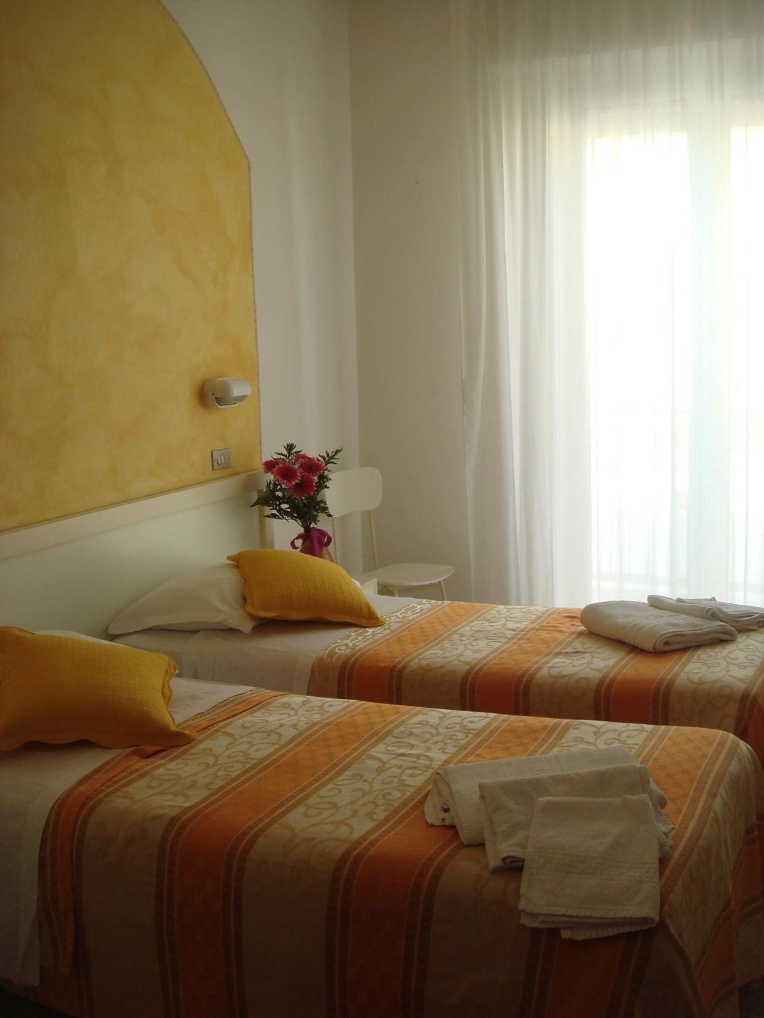 Hotel Arcade Rimini Extérieur photo