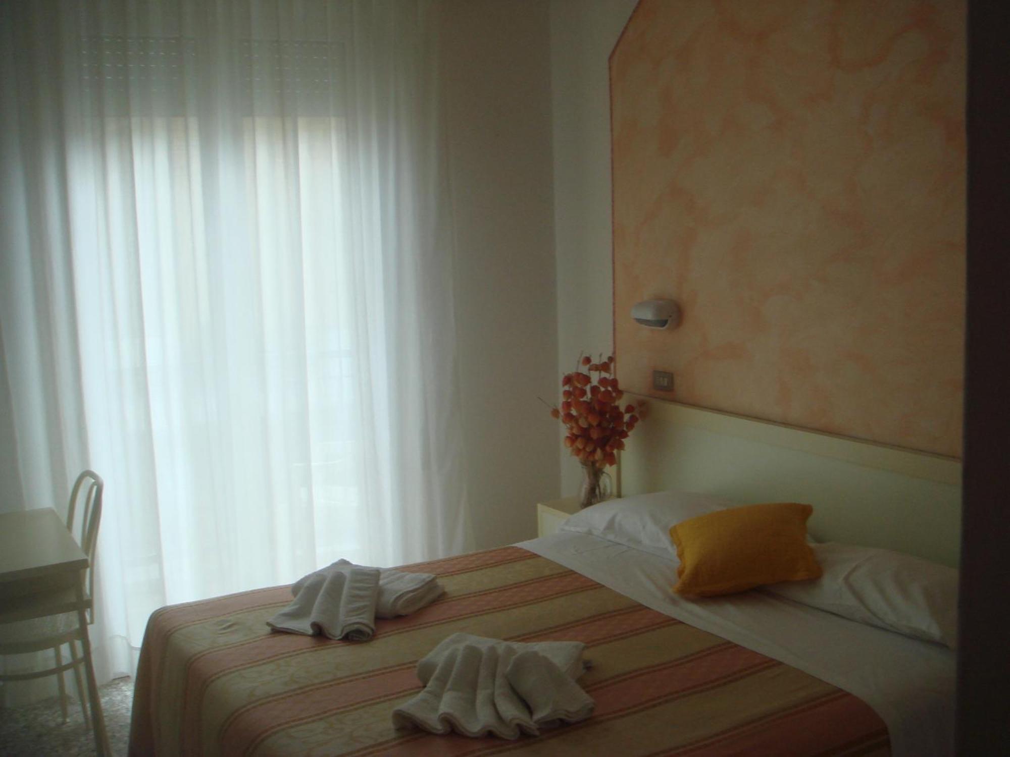 Hotel Arcade Rimini Extérieur photo